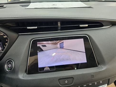 Used 2020 Cadillac XT4 Luxury w/ Cold Weather Package FWD image 32