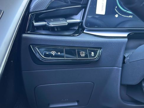 New 2025 Kia Niro EX image 27