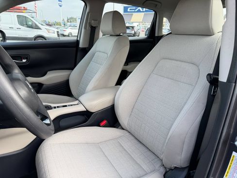 Used 2025 Honda HR-V LX image 16