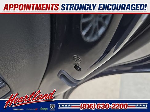 Used 2024 Porsche Cayenne w/ Premium Package AWD/4WD image 82