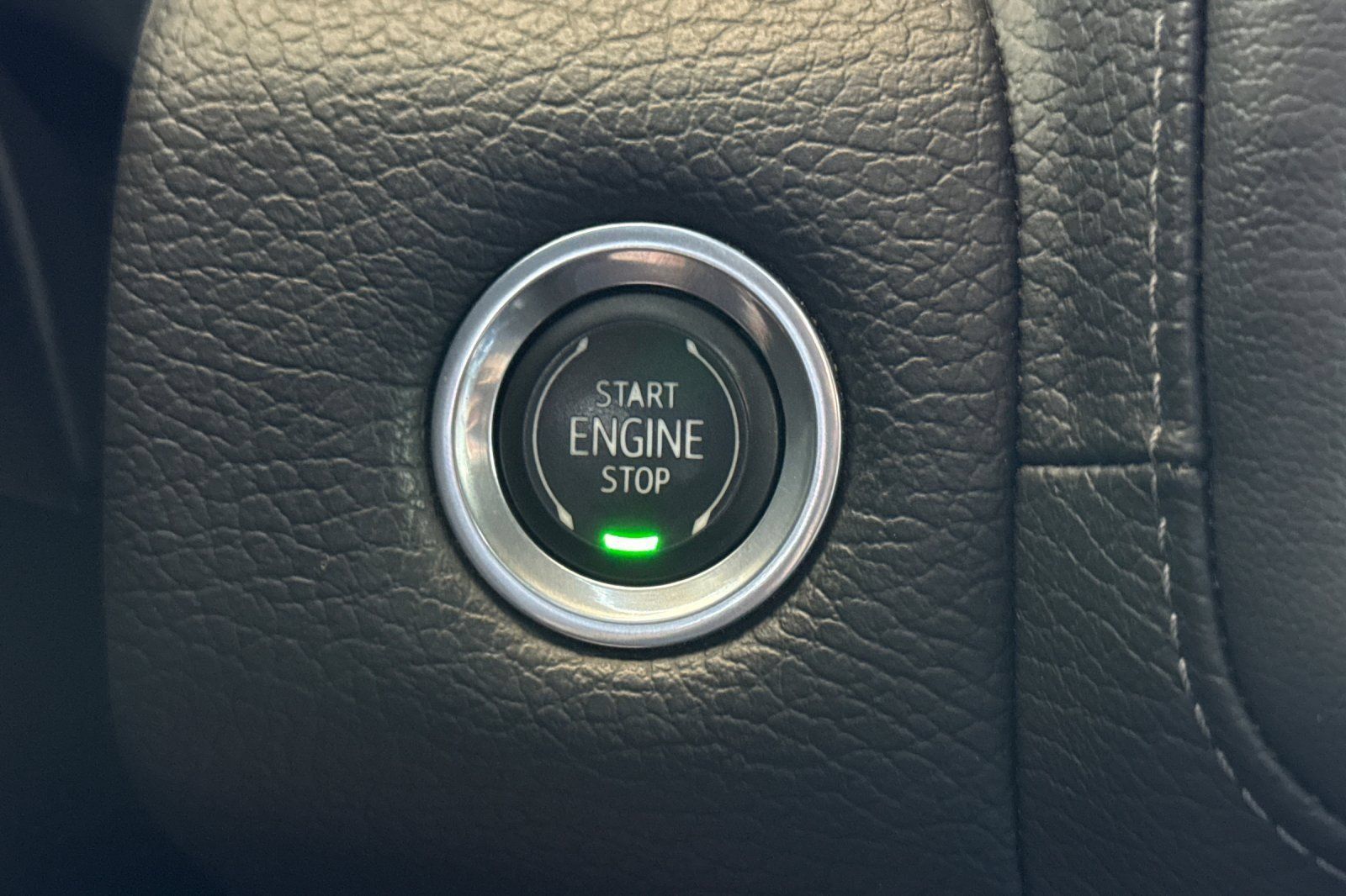 Used 2022 GMC Yukon XL Denali AWD/4WD image 26