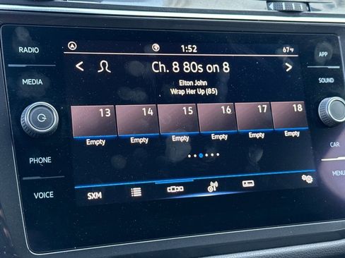 Used 2022 Volkswagen Tiguan SE R-Line image 22