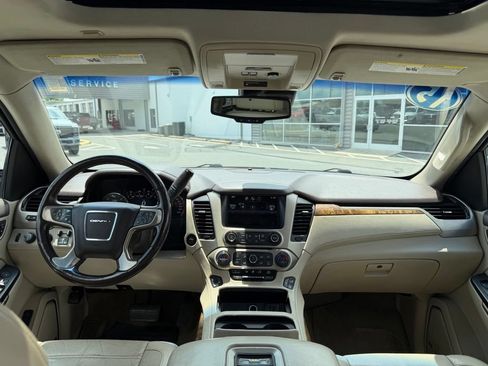 Used 2015 GMC Yukon XL Denali w/ Premium Package AWD/4WD image 44