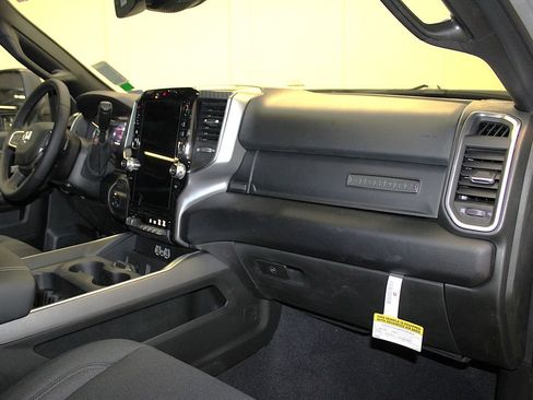 New 2026 RAM 2500 Big Horn AWD/4WD image 31