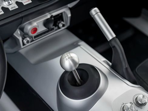 Used 2005 Ford GT image 22