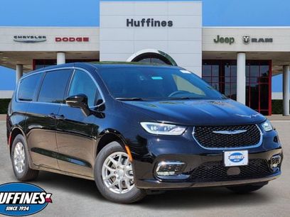New 2026 Chrysler Pacifica Select