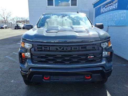 Used 2025 Chevrolet Silverado 1500 Custom Trail Boss w/ LPO, Dark Essentials Package AWD/4WD image 2