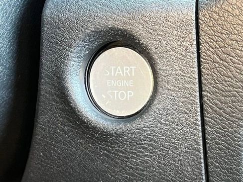Used 2022 Nissan Frontier SV RWD image 23