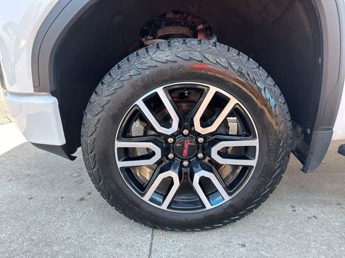 Used 2022 GMC Sierra 1500 AT4 w/ AT4 Premium Package image 6