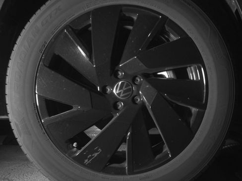 Used 2026 Volkswagen Atlas SE FWD image 13