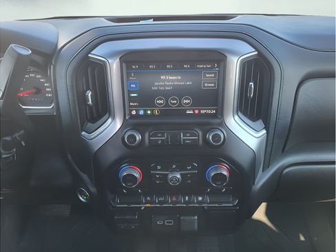 Used 2021 Chevrolet Silverado 1500 RST w/ Bed Protection Package AWD/4WD image 13