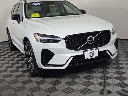 Certified 2023 Volvo XC60 B5 Plus w/ Climate Package image 3