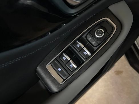 Certified 2025 Subaru Outback Limited AWD/4WD image 17