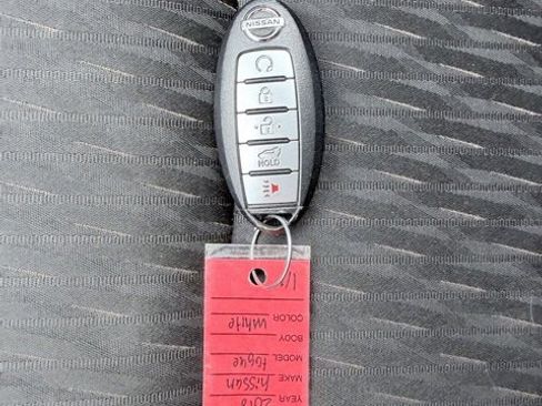 Used 2018 Nissan Rogue SV image 34