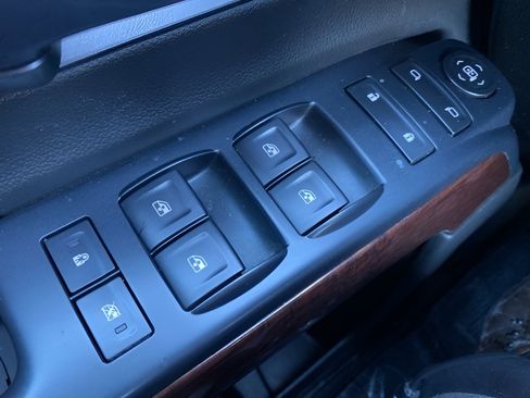 Used 2017 GMC Sierra 1500 SLE w/ SLE Value Package image 17