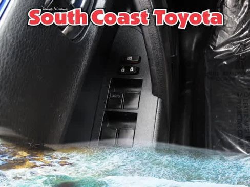 Used 2018 Toyota Corolla XSE image 38