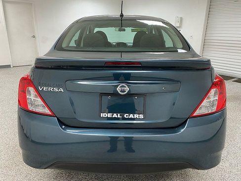 Used 2017 Nissan Versa S Plus image 6