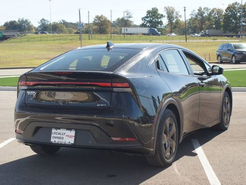 Used 2024 Toyota Prius LE image 16