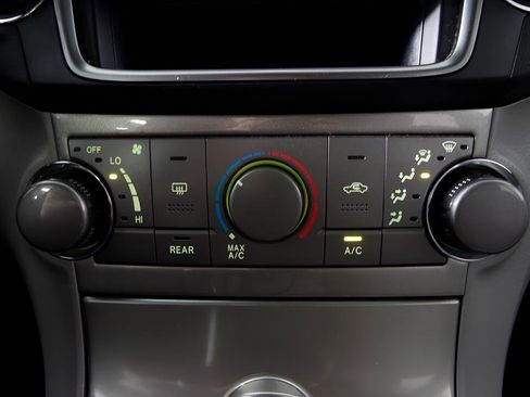 Used 2013 Toyota Highlander FWD image 31