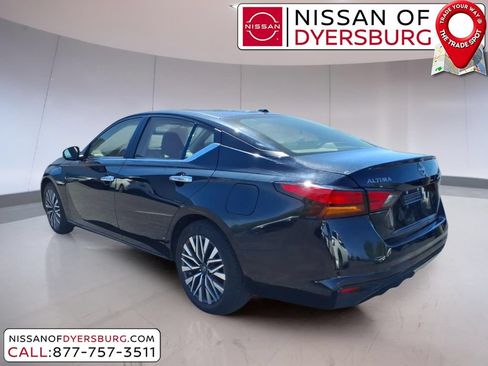 Used 2025 Nissan Altima 2.5 SV FWD image 5