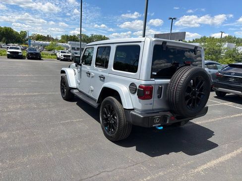 Used 2023 Jeep Wrangler Unlimited Sahara w/ Cold Weather Group AWD/4WD image 33