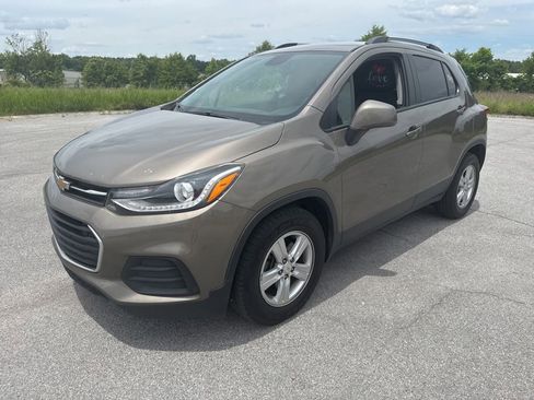Used 2021 Chevrolet Trax LT w/ Driver Confidence Package FWD image 7