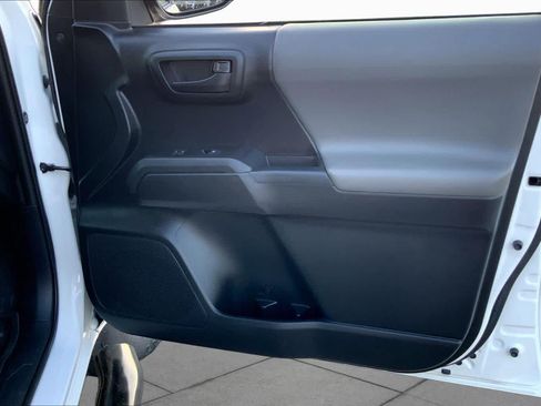 Used 2019 Toyota Tacoma SR AWD/4WD image 22