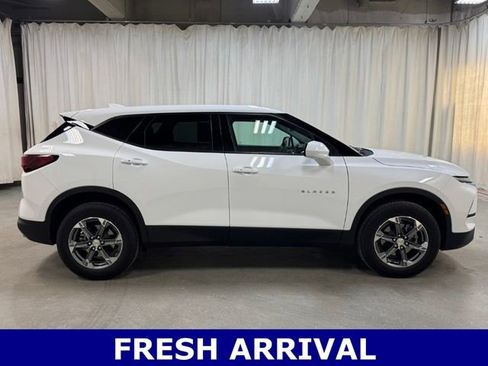 Used 2025 Chevrolet Blazer LT AWD/4WD image 4