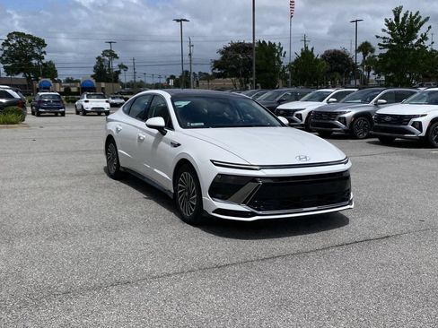 New 2026 Hyundai Sonata SEL FWD image 2
