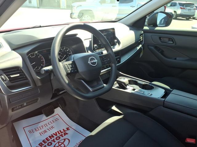Used 2026 Nissan Rogue S FWD image 15