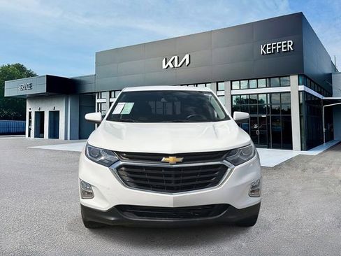 Used 2020 Chevrolet Equinox LT w/ Driver Convenience Package image 3