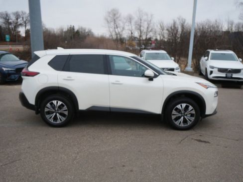 Used 2023 Nissan Rogue SV image 8