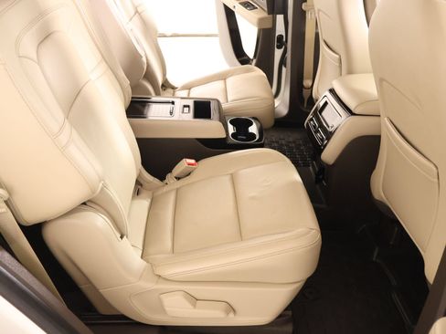 Used 2022 Lincoln Aviator Reserve w/ Equipment Group 201A AWD/4WD image 16
