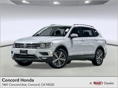 Used 2018 Volkswagen Tiguan SE w/ 18" Alloy Wheels Package
