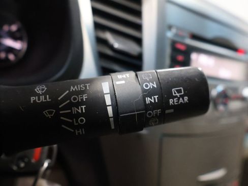 Used 2011 Subaru Outback 2.5i Limited image 30