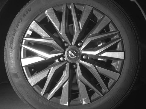 Used 2025 Nissan Altima 2.5 SV FWD image 10