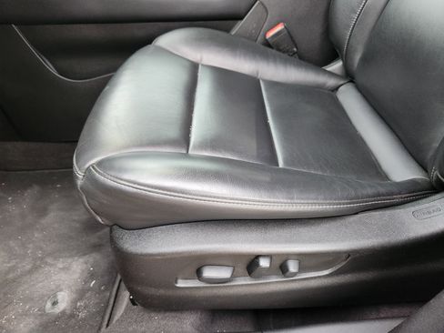 Certified 2023 Cadillac XT4 Luxury w/ Cold Weather Package image 23