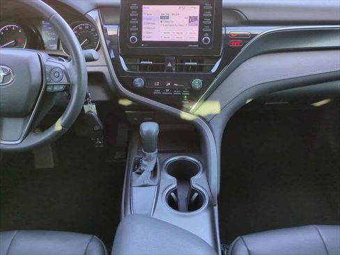 Certified 2021 Toyota Camry SE image 18