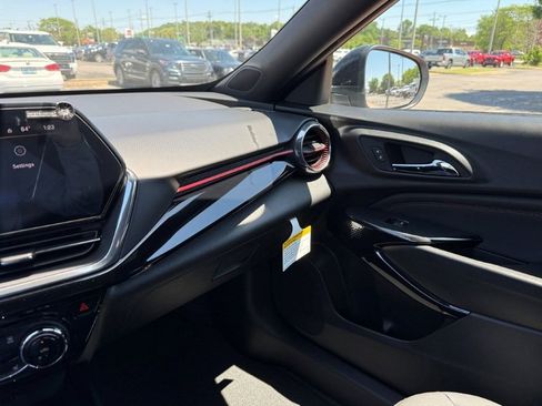 New 2026 Chevrolet Trax RS w/ Driver Confidence Package FWD image 17