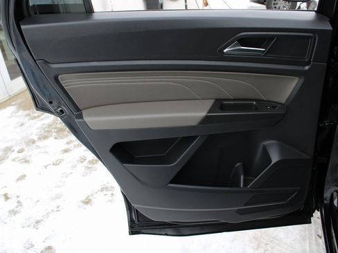 Certified 2023 Volkswagen Atlas Cross Sport SE image 20