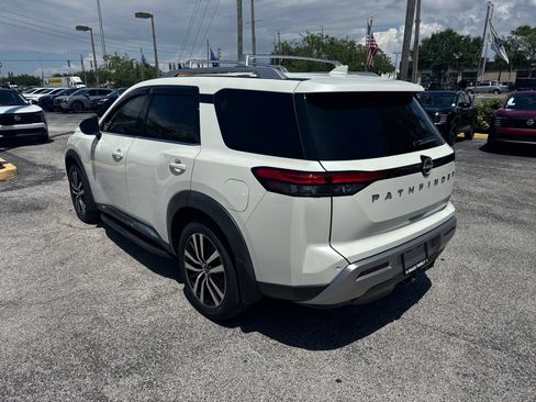 Certified 2023 Nissan Pathfinder Platinum w/ Lighting Package (N93) AWD/4WD image 8
