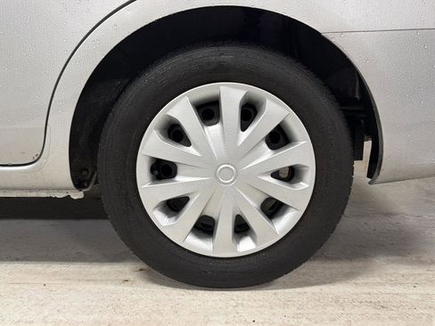 Used 2017 Nissan Versa SV image 7