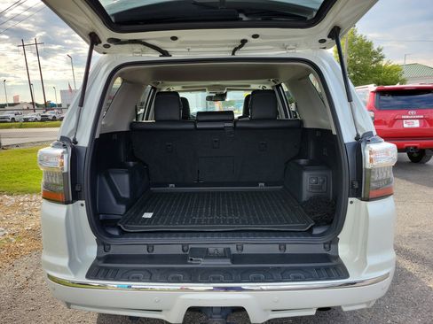 Used 2022 Toyota 4Runner Limited image 11