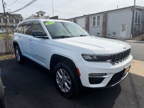 Certified 2022 Jeep Grand Cherokee Limited AWD/4WD image 3