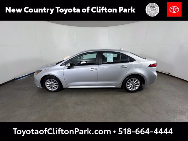 Used 2022 Toyota Corolla LE w/ LE Convenience Package FWD image 4