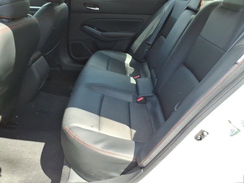 Used 2023 Nissan Altima 2.5 SR AWD/4WD image 9