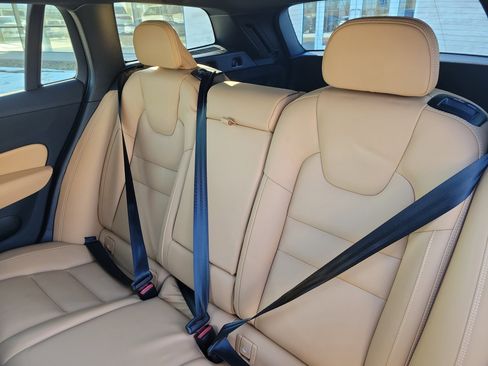 Used 2024 Volvo V60 B5 Cross Country Ultimate image 29