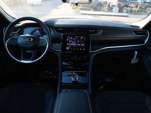 New 2025 Jeep Grand Cherokee Altitude AWD/4WD image 20