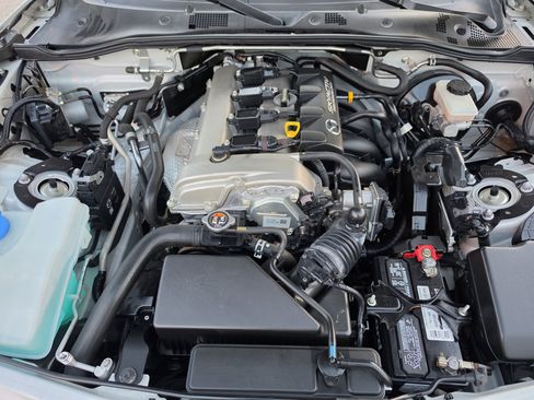 Used 2016 MAZDA MX-5 Miata Club RWD image 20