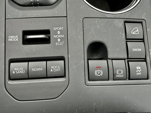 Certified 2026 Toyota Highlander XLE AWD/4WD image 22